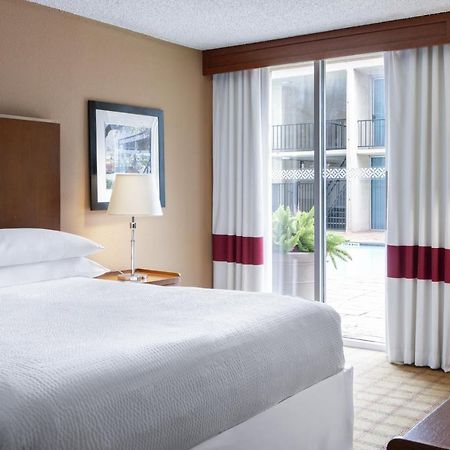 Four Points By Sheraton Houston Citycentre Exterior photo