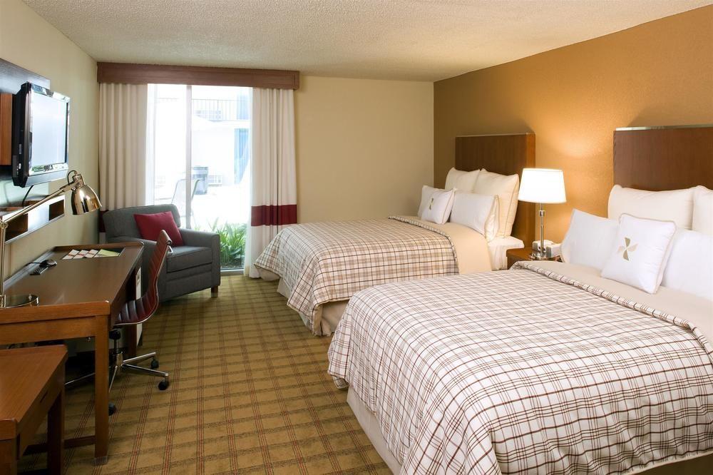 Four Points By Sheraton Houston Citycentre Exterior photo